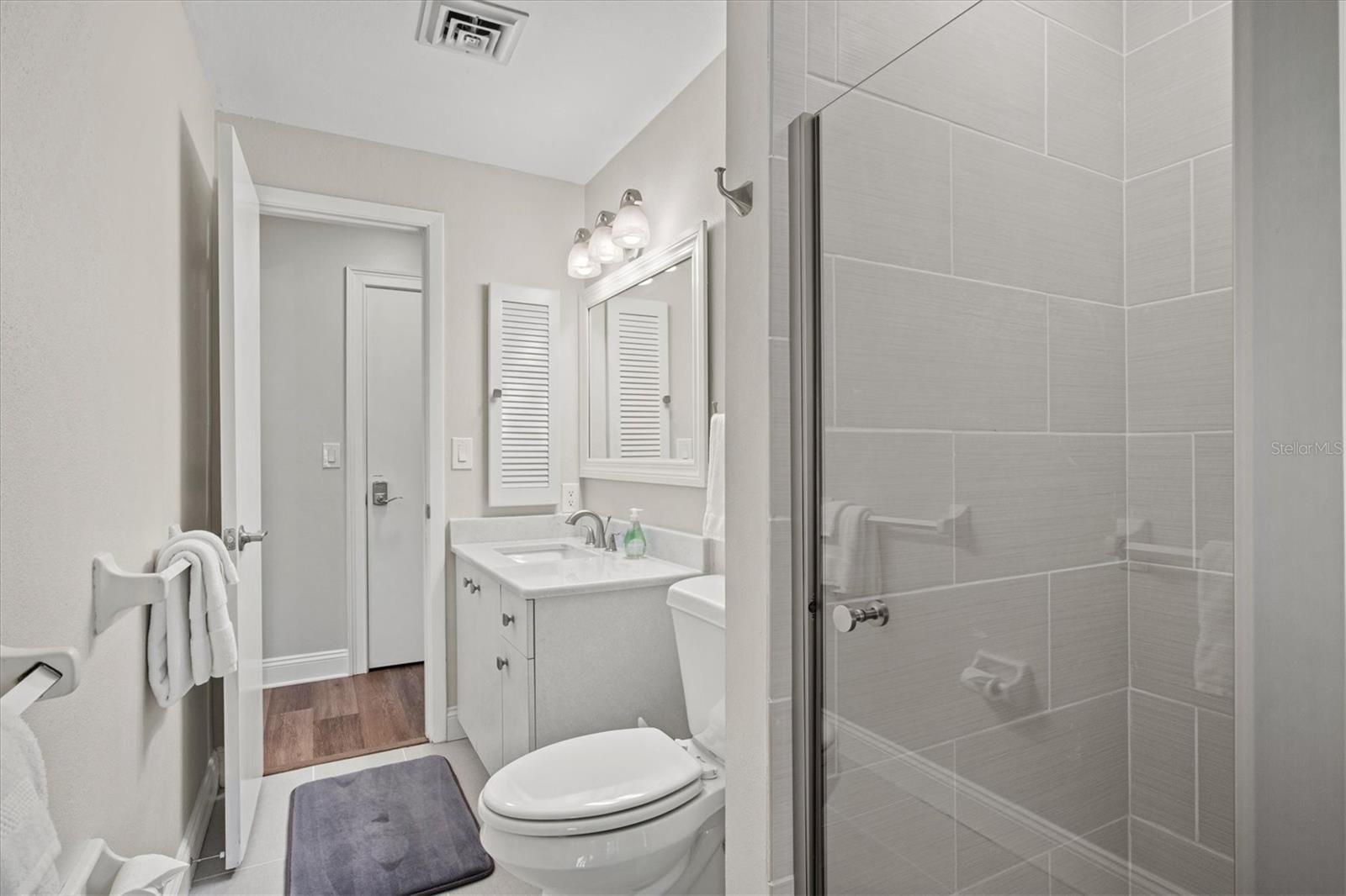 204 MONET DR — photo 33
