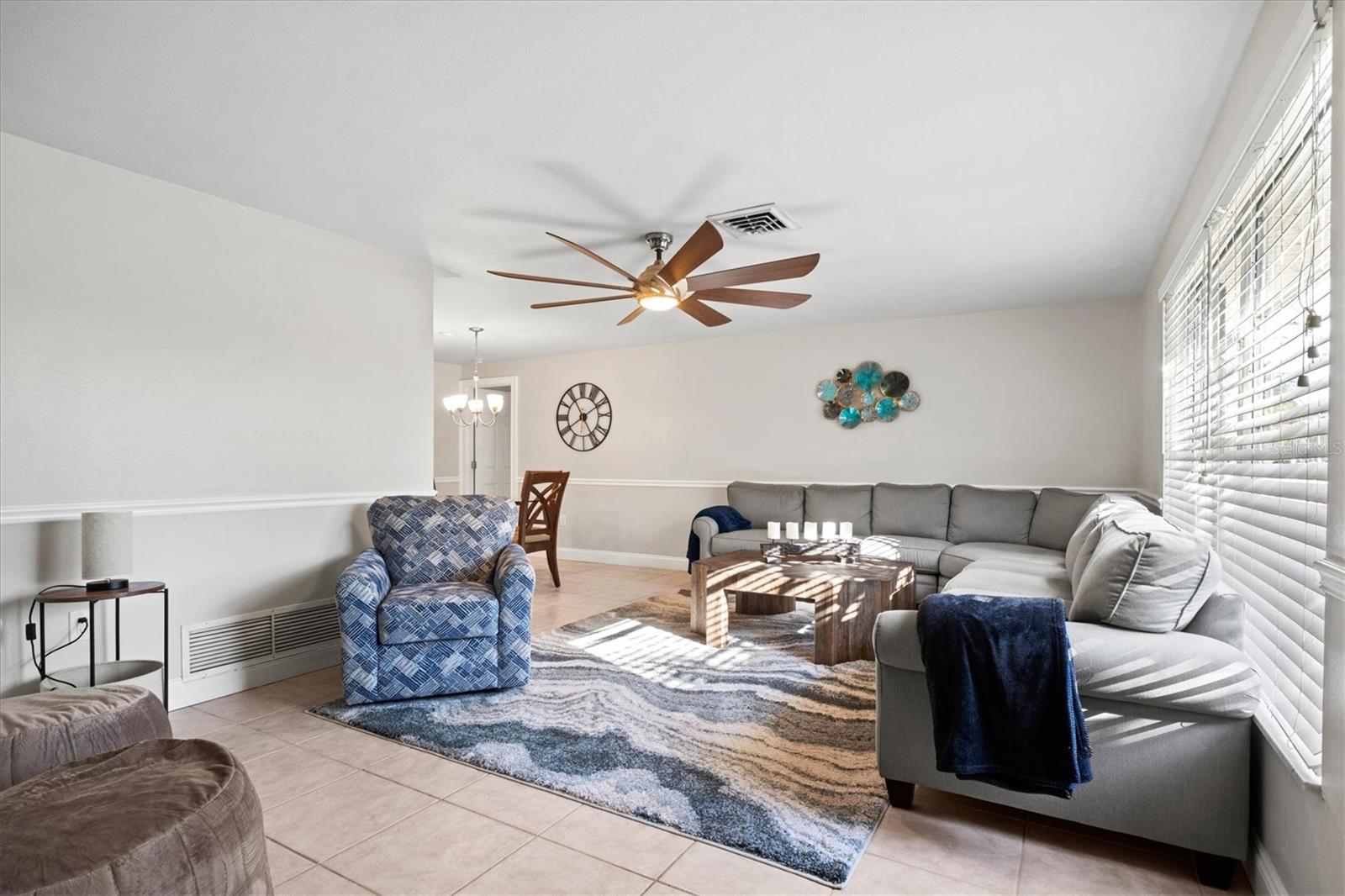 204 MONET DR — photo 6