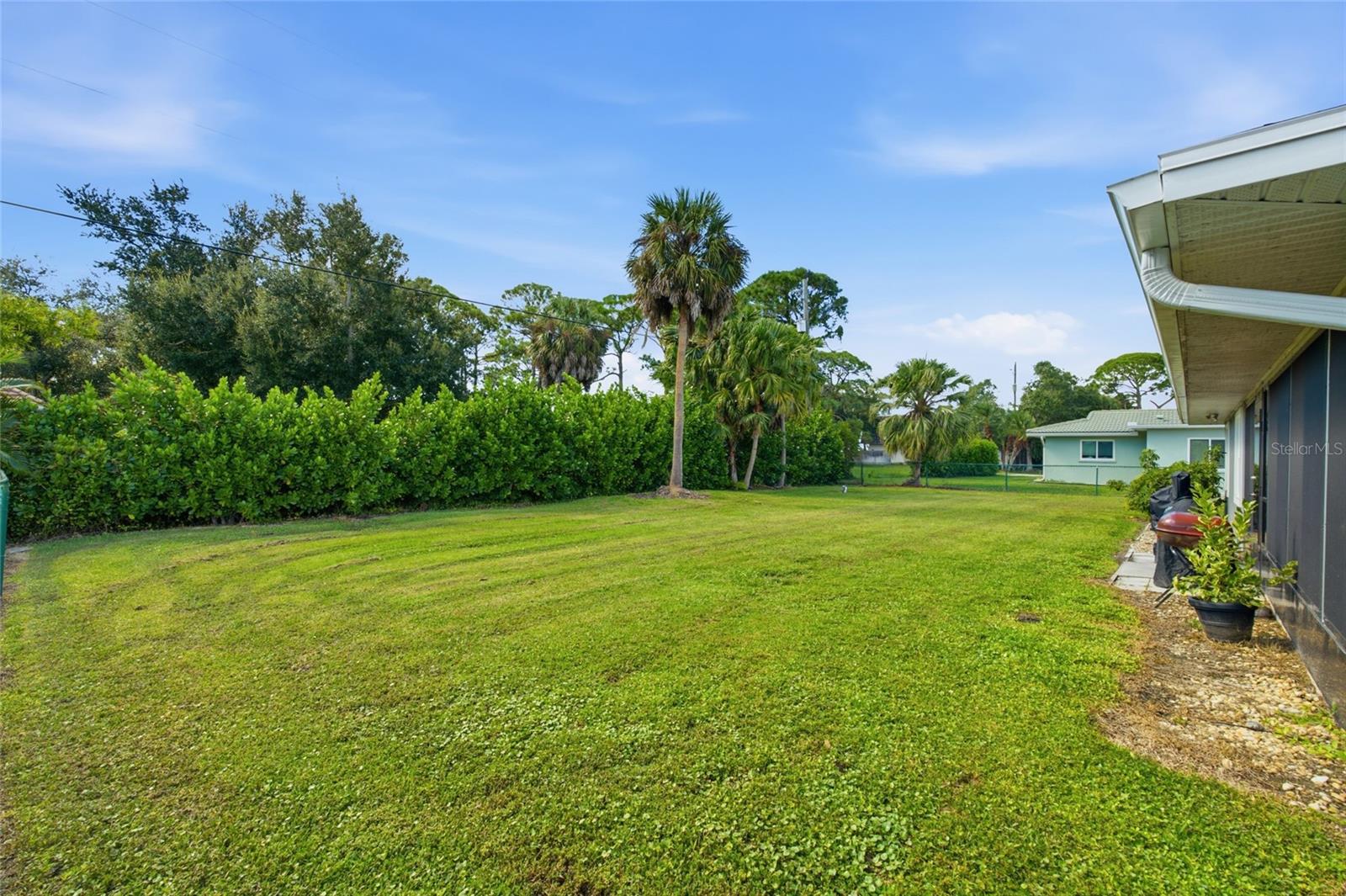 204 MONET DR — photo 40