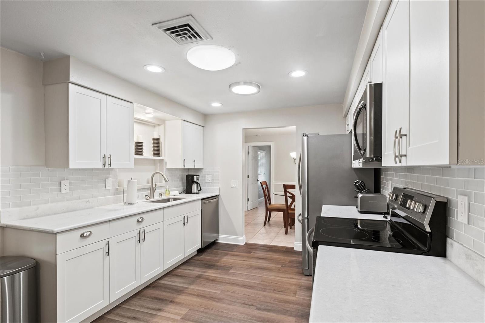 204 MONET DR — photo 18