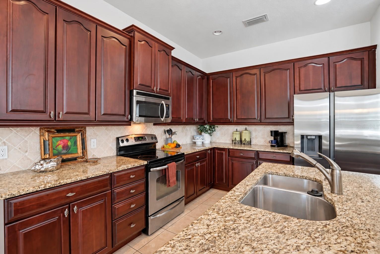 5809 LEXINGTON DR — photo 17