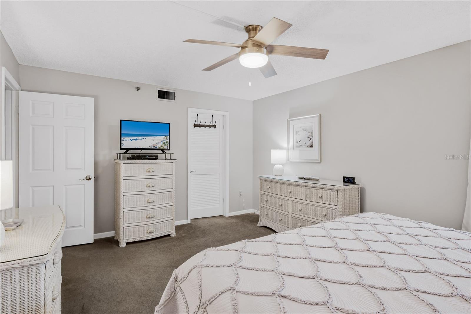 18500 GULF BLVD #404 — photo 23