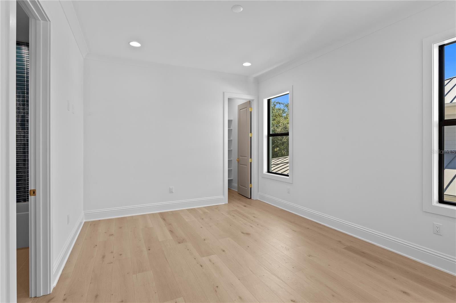 5008 W DICKENS AVE — photo 42