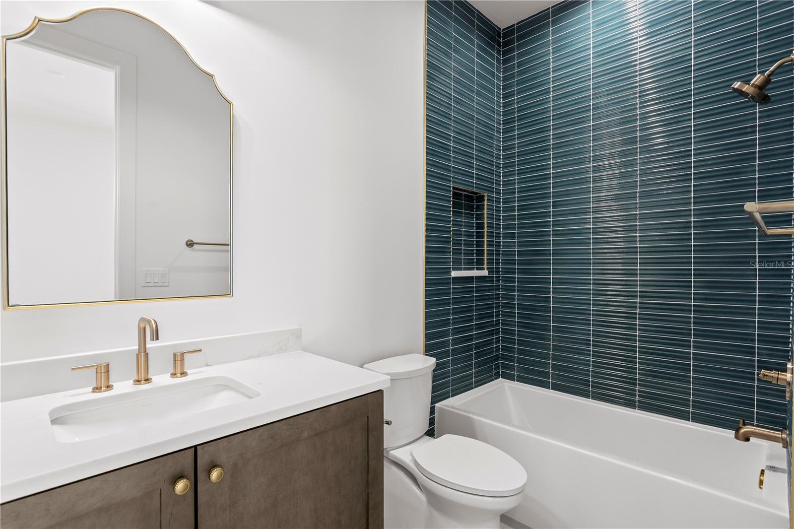 5008 W DICKENS AVE — photo 43