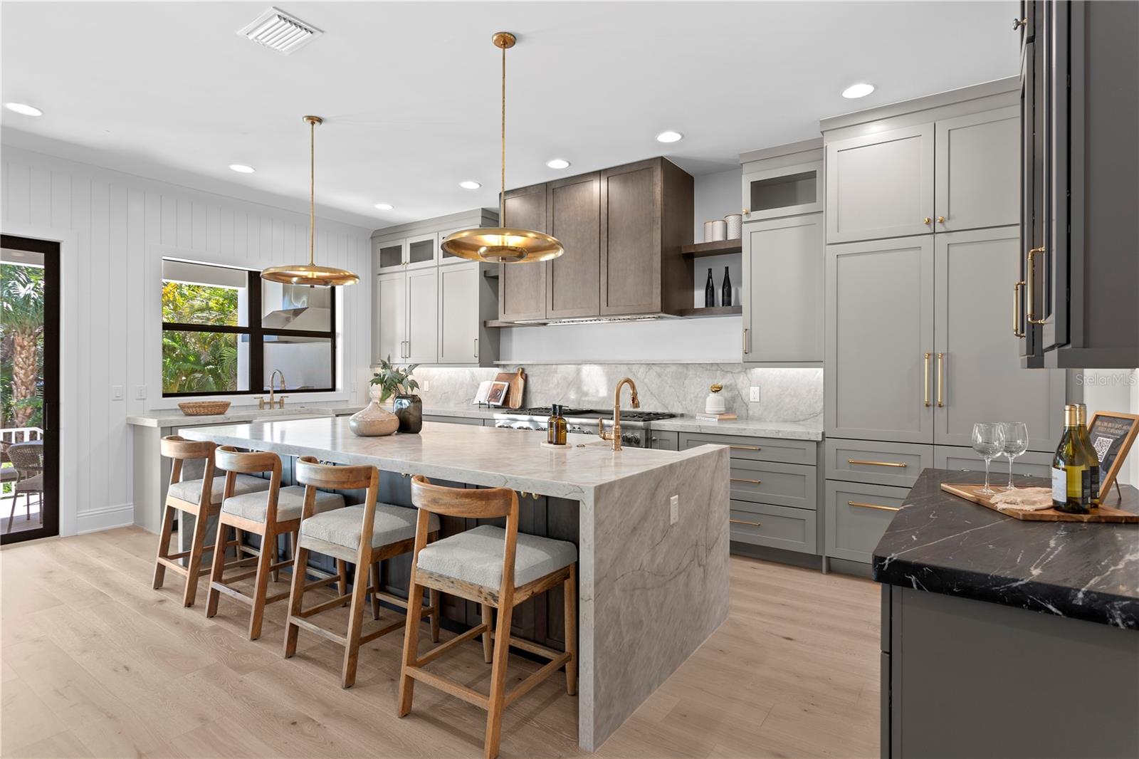 5008 W DICKENS AVE — photo 9