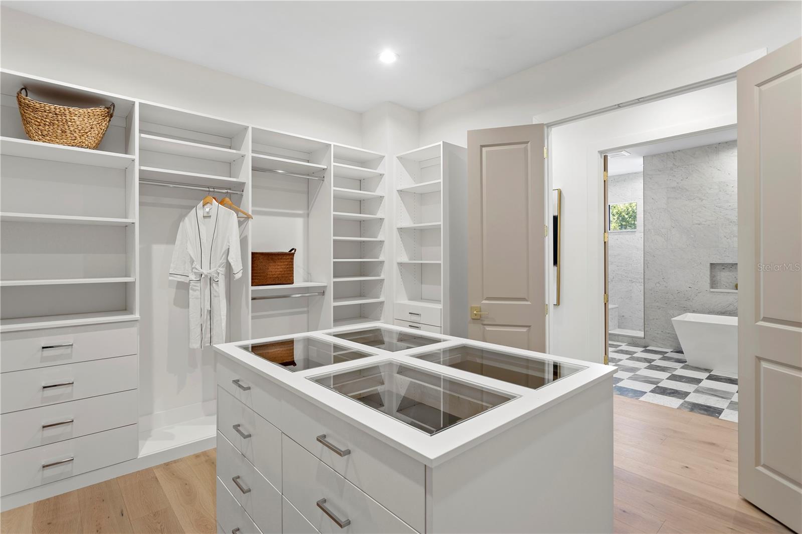 5008 W DICKENS AVE — photo 41