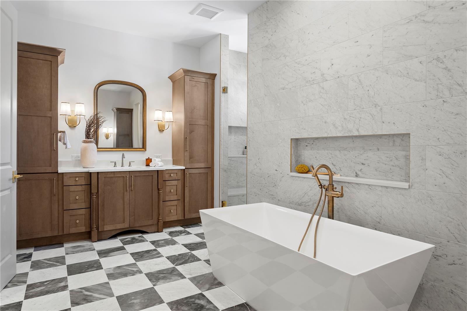 5008 W DICKENS AVE — photo 5