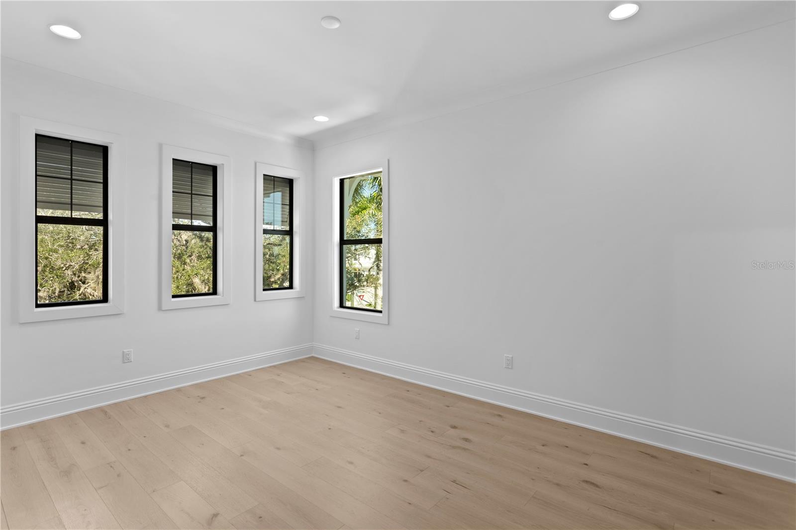 5008 W DICKENS AVE — photo 47