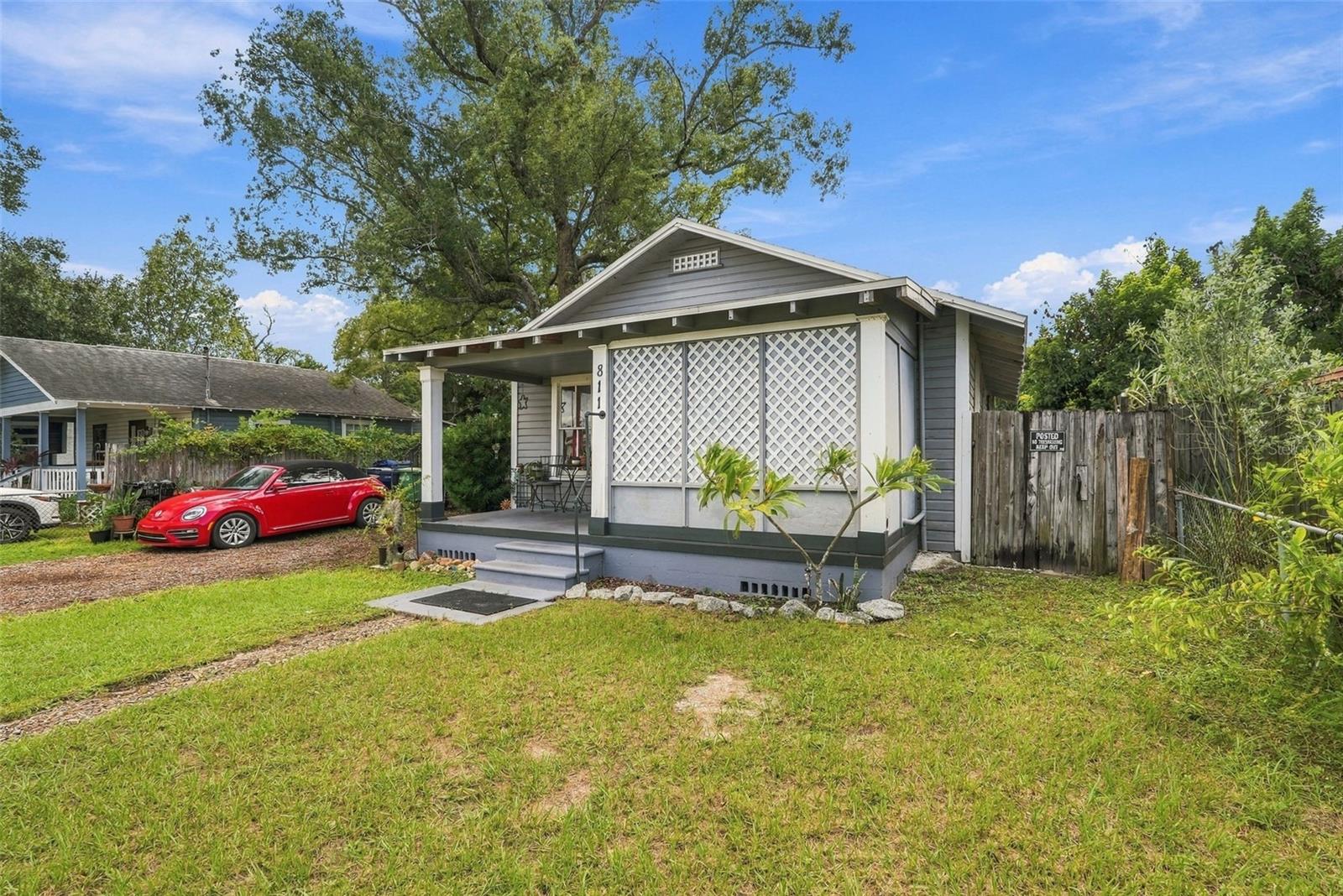 811 E FRIERSON AVE — photo 27