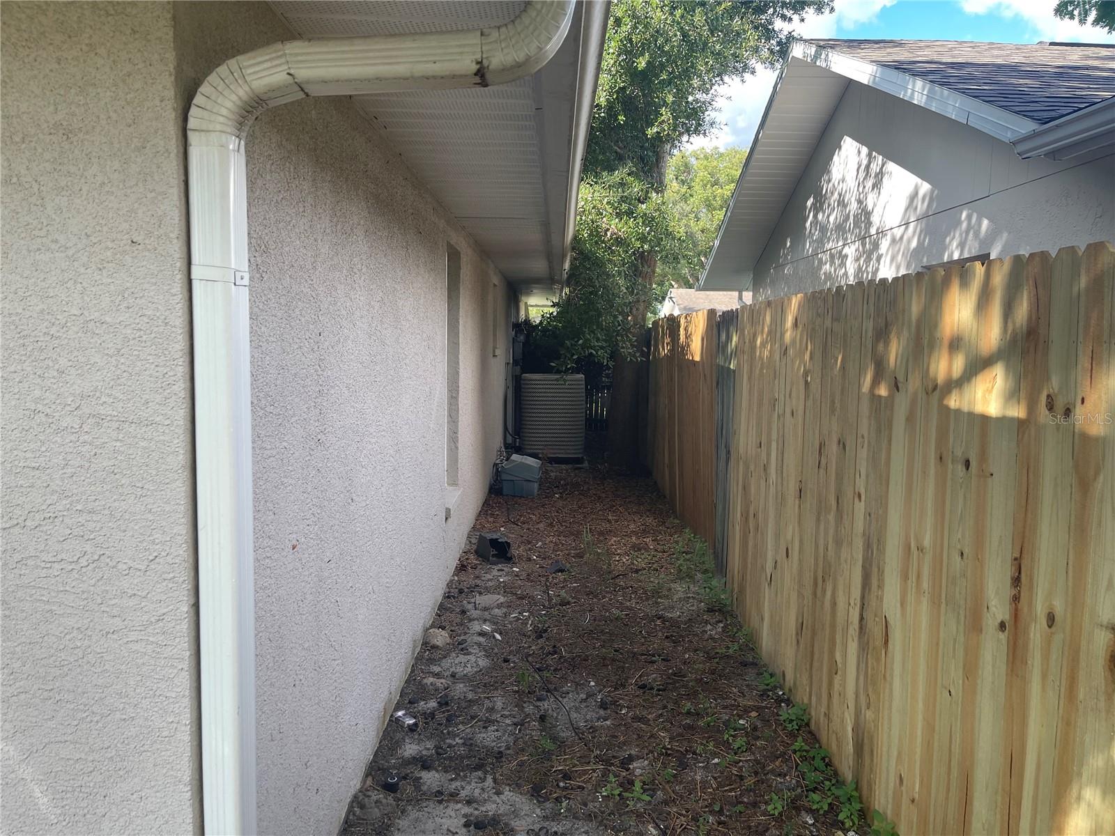 8522 HUNTSMAN LN — photo 6