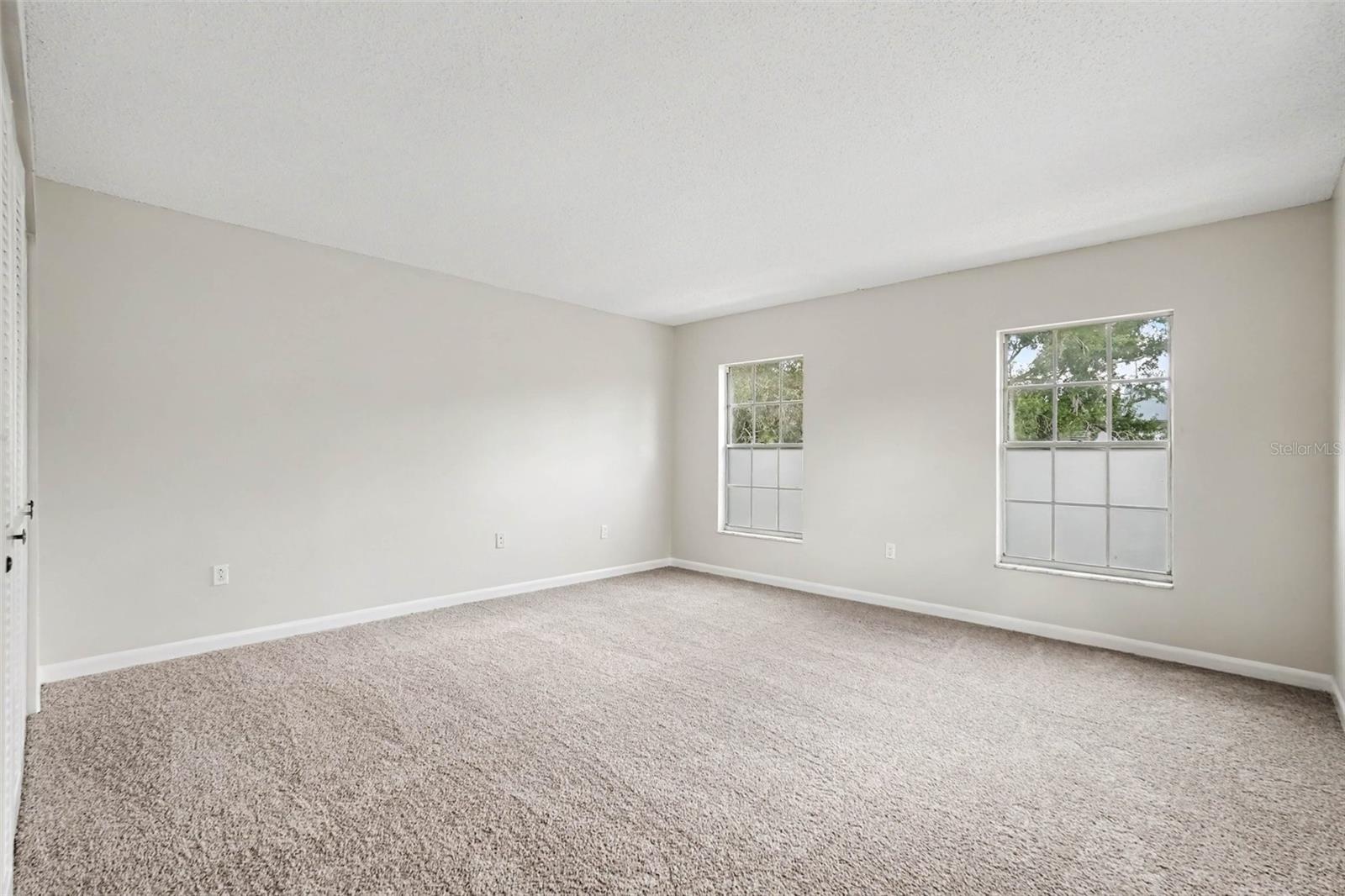 14408 BURGUNDY SQ — photo 17