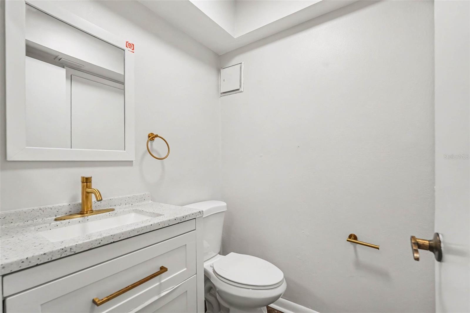 14408 BURGUNDY SQ — photo 7