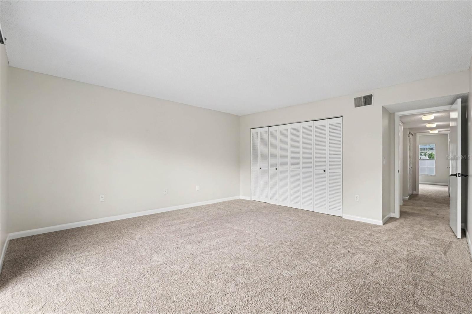 14408 BURGUNDY SQ — photo 10
