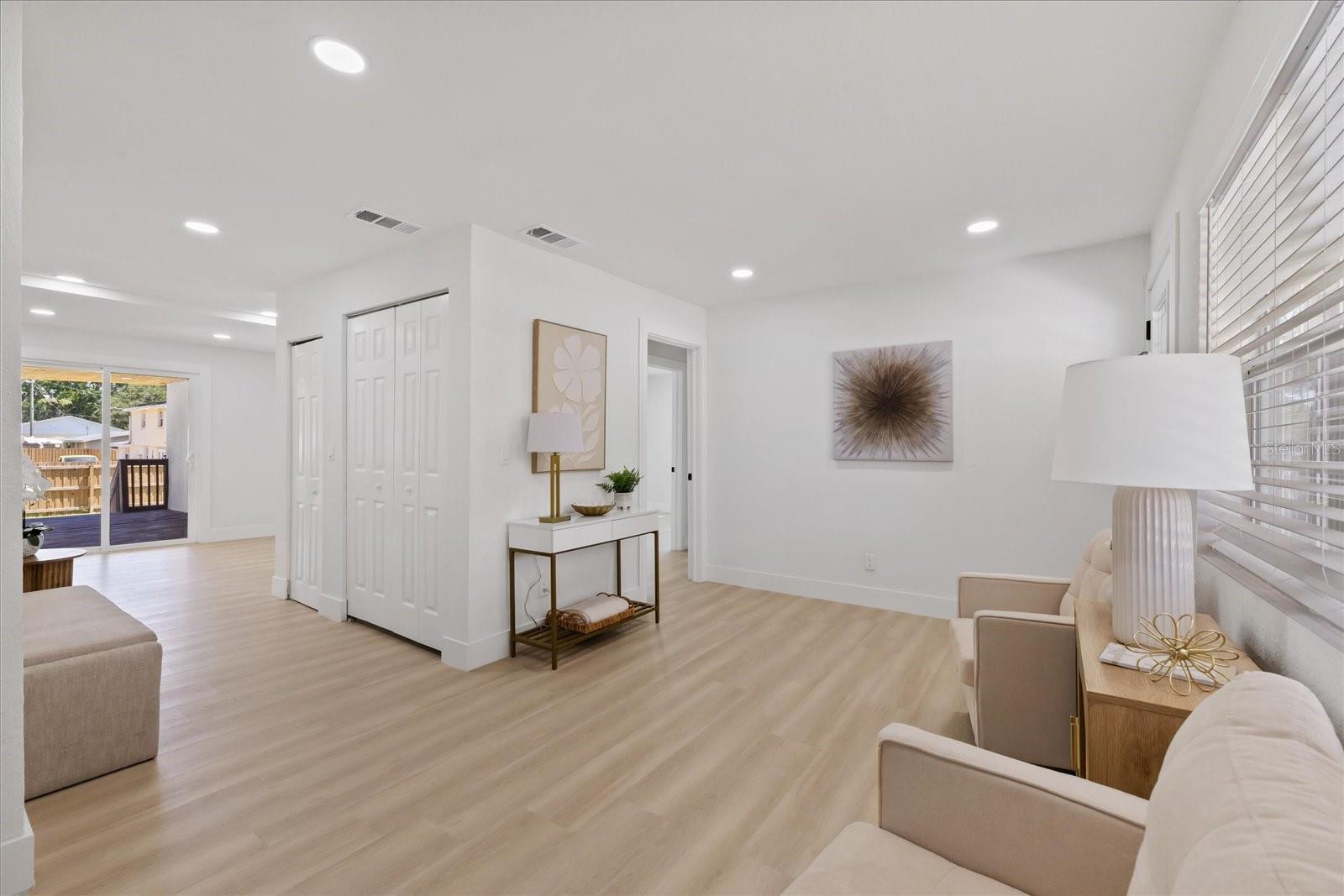 6403 ELLIOT DR — photo 7