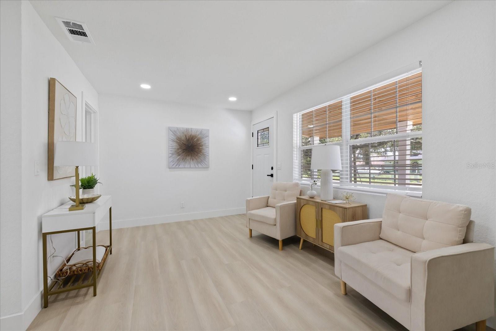 6403 ELLIOT DR — photo 6