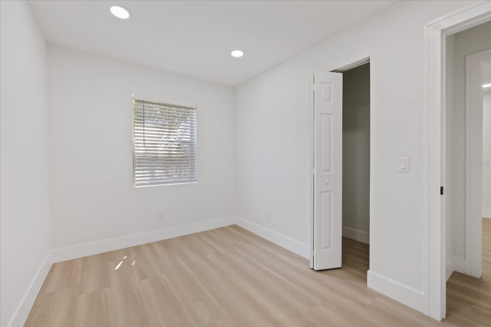 6403 ELLIOT DR — photo 14