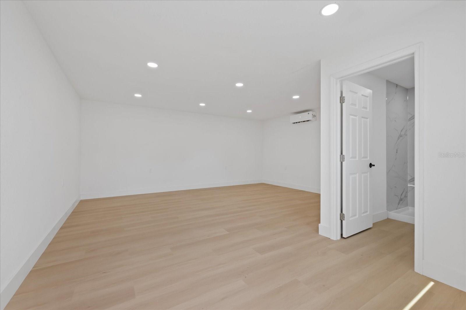 6403 ELLIOT DR — photo 41