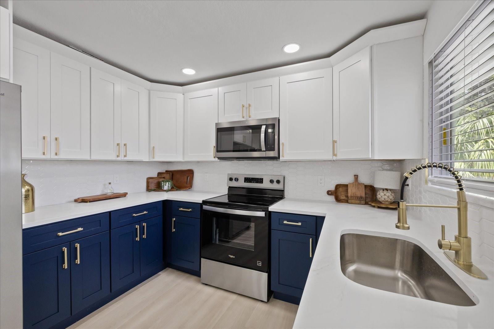 6403 ELLIOT DR — photo 28