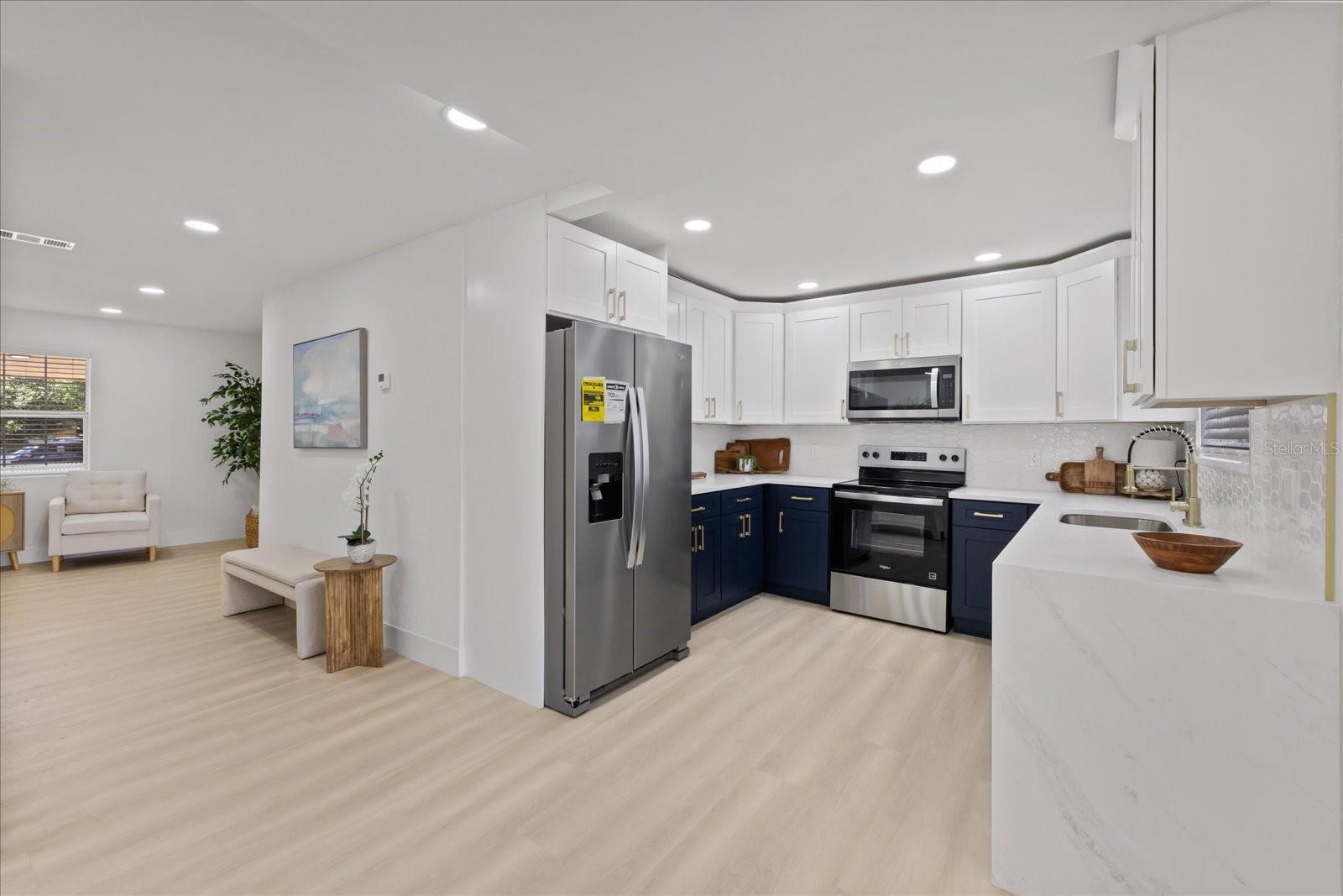 6403 ELLIOT DR — photo 25