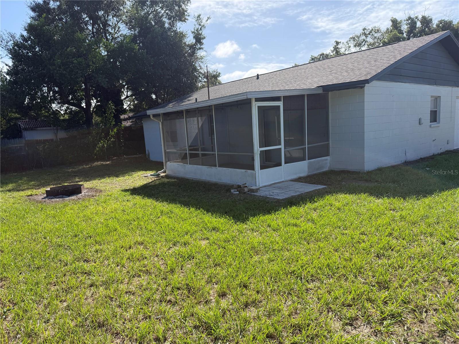 511 COCOPLUM DR — photo 2