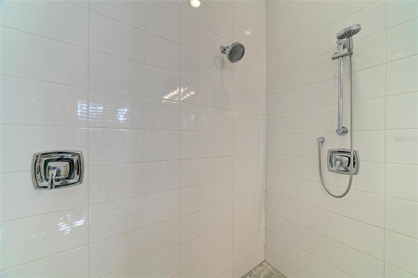 8269 GRANDE SHORES DR — photo 34