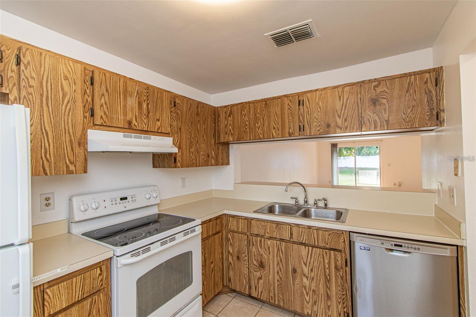 1284 WICKFORD ST — photo 7