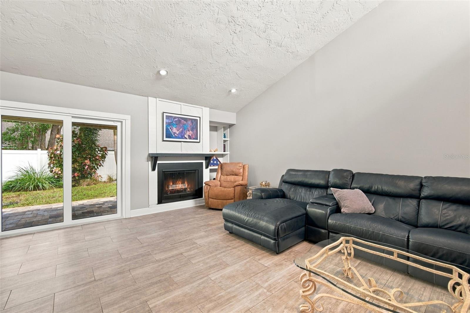 5018 E LIBERTY ST — photo 17