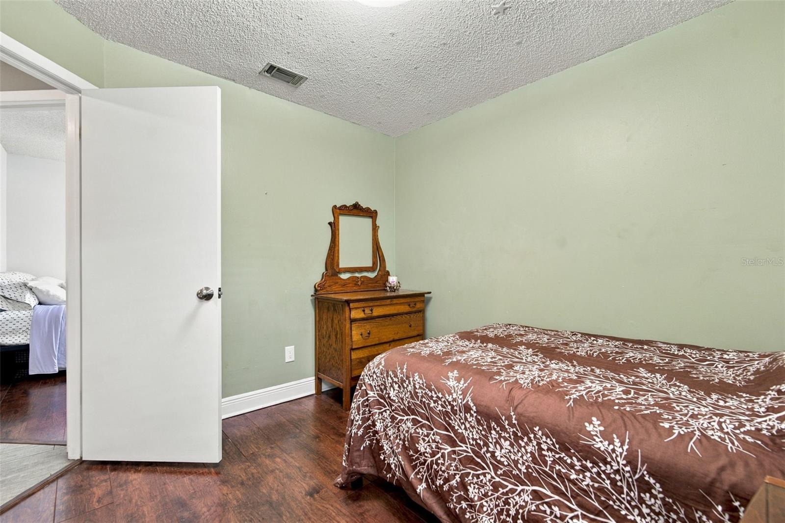 5018 E LIBERTY ST — photo 25