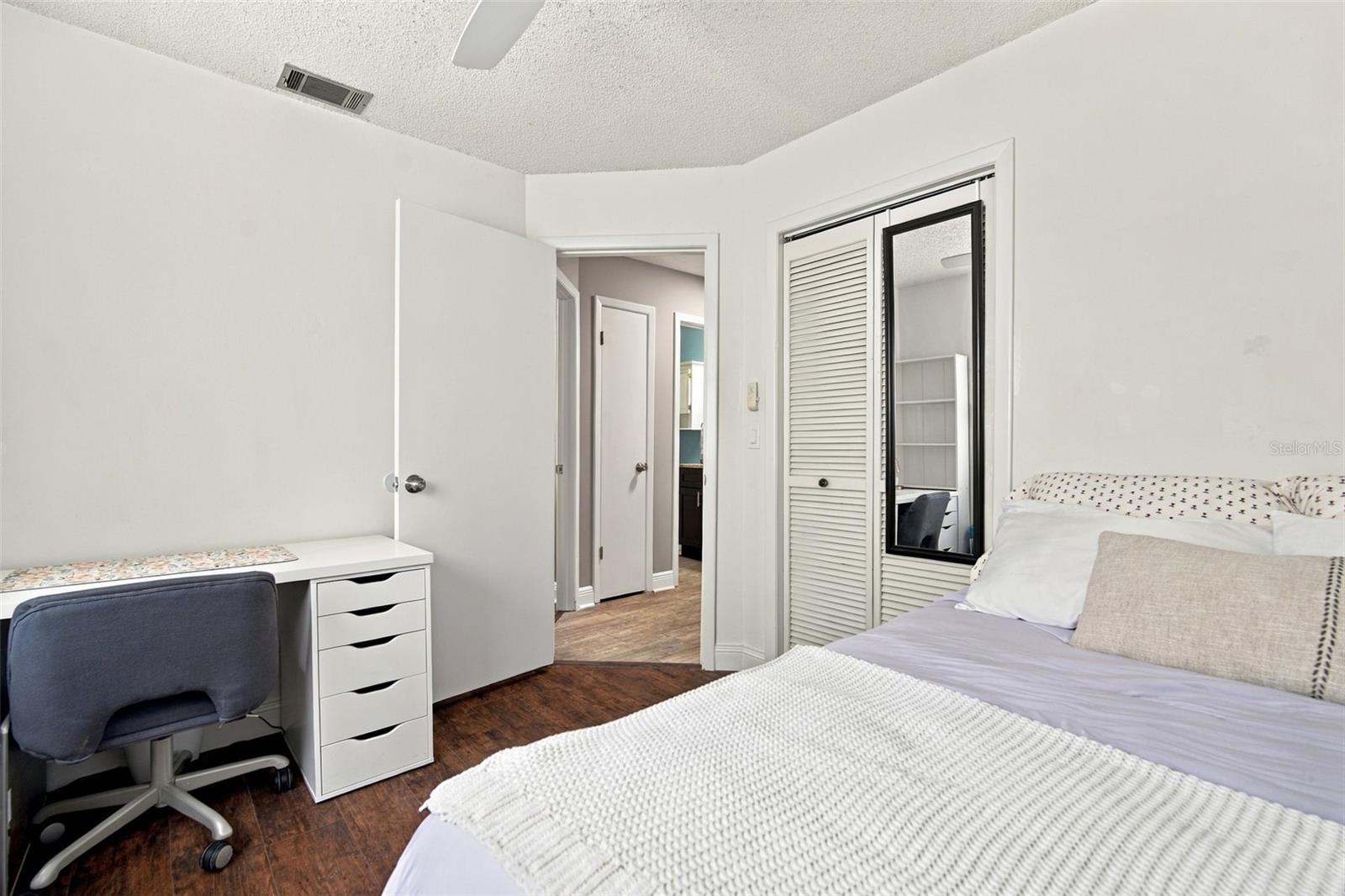 5018 E LIBERTY ST — photo 28
