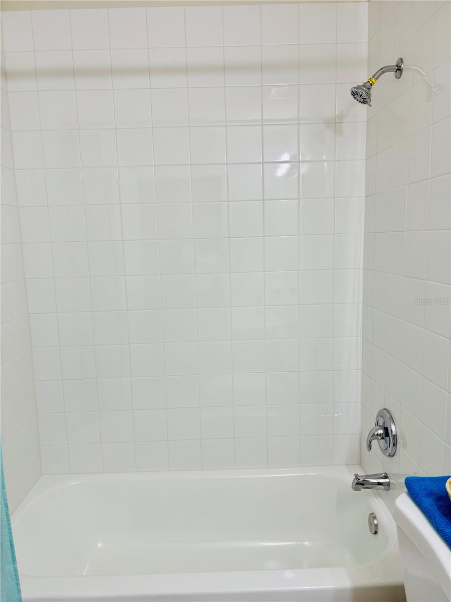 20304 OAK KEY CT — photo 33