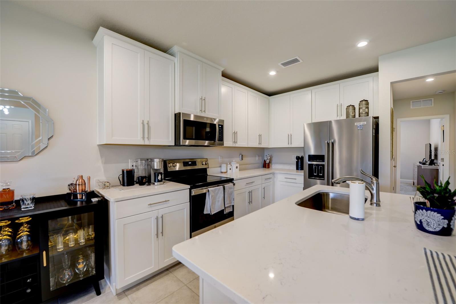 18027 TURNING LEAF CIR — photo 8