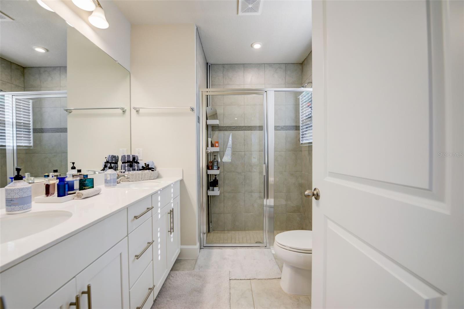 18027 TURNING LEAF CIR — photo 26