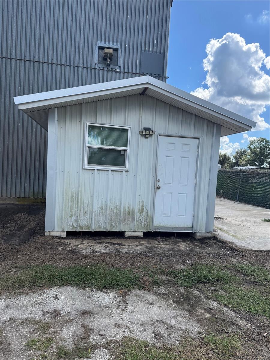 15550 CARUTHERS RD — photo 8