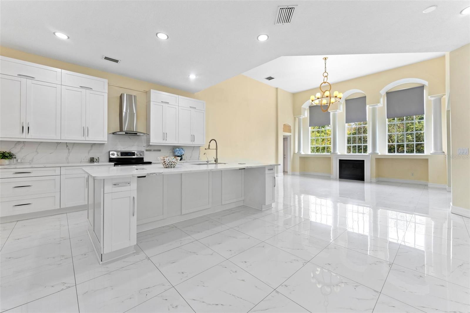 10310 CARROLL COVE PL — photo 8