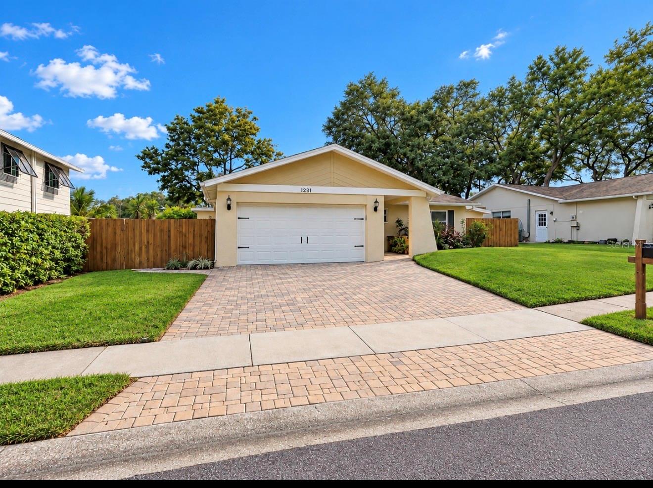1231 ROSEWOOD ST — photo 3