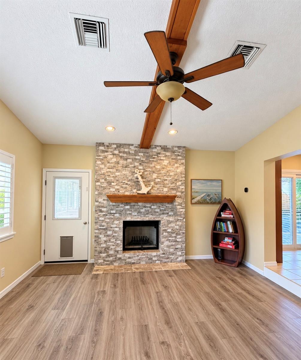 1231 ROSEWOOD ST — photo 31