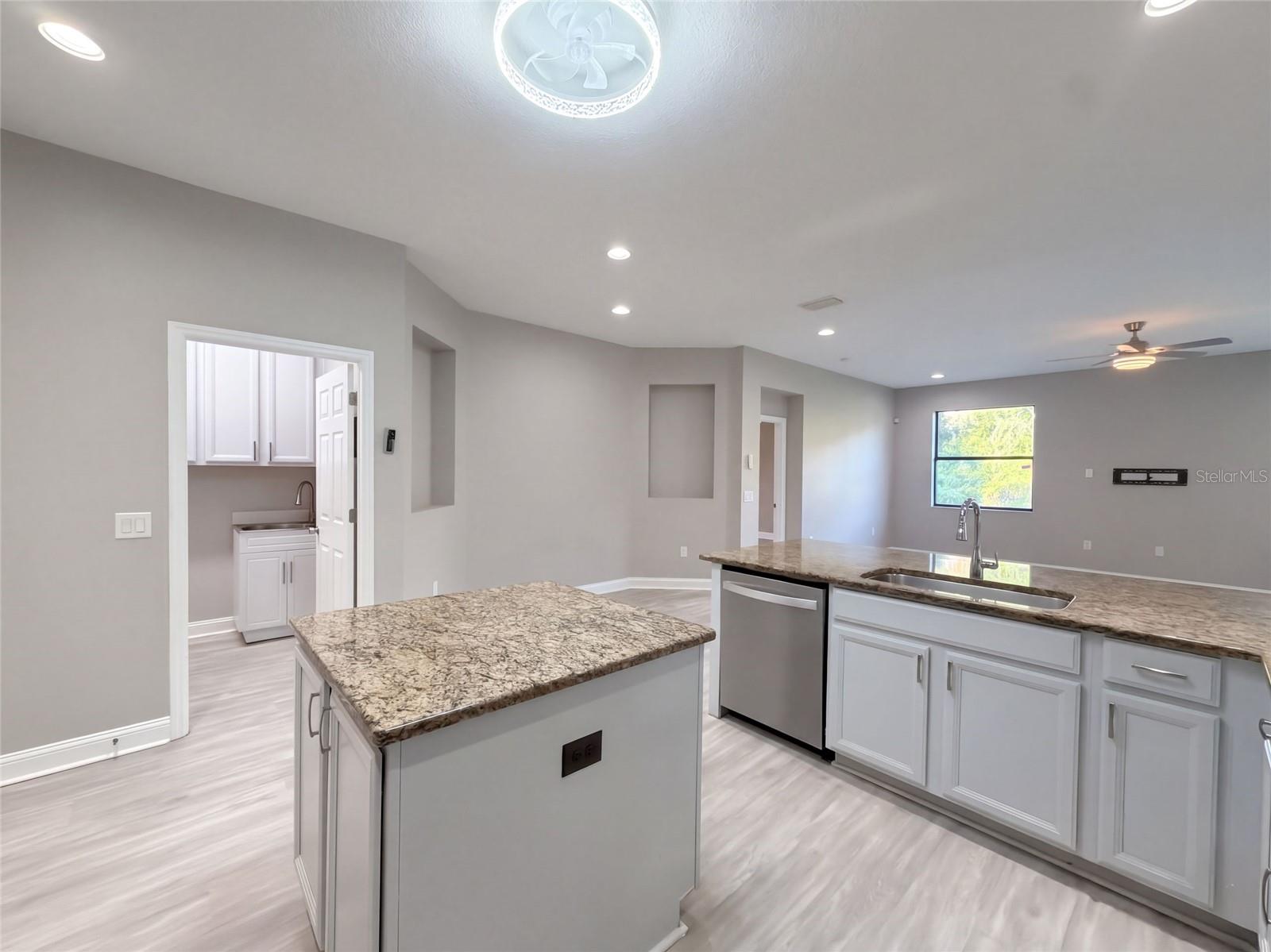 12424 BELCROFT DR — photo 7