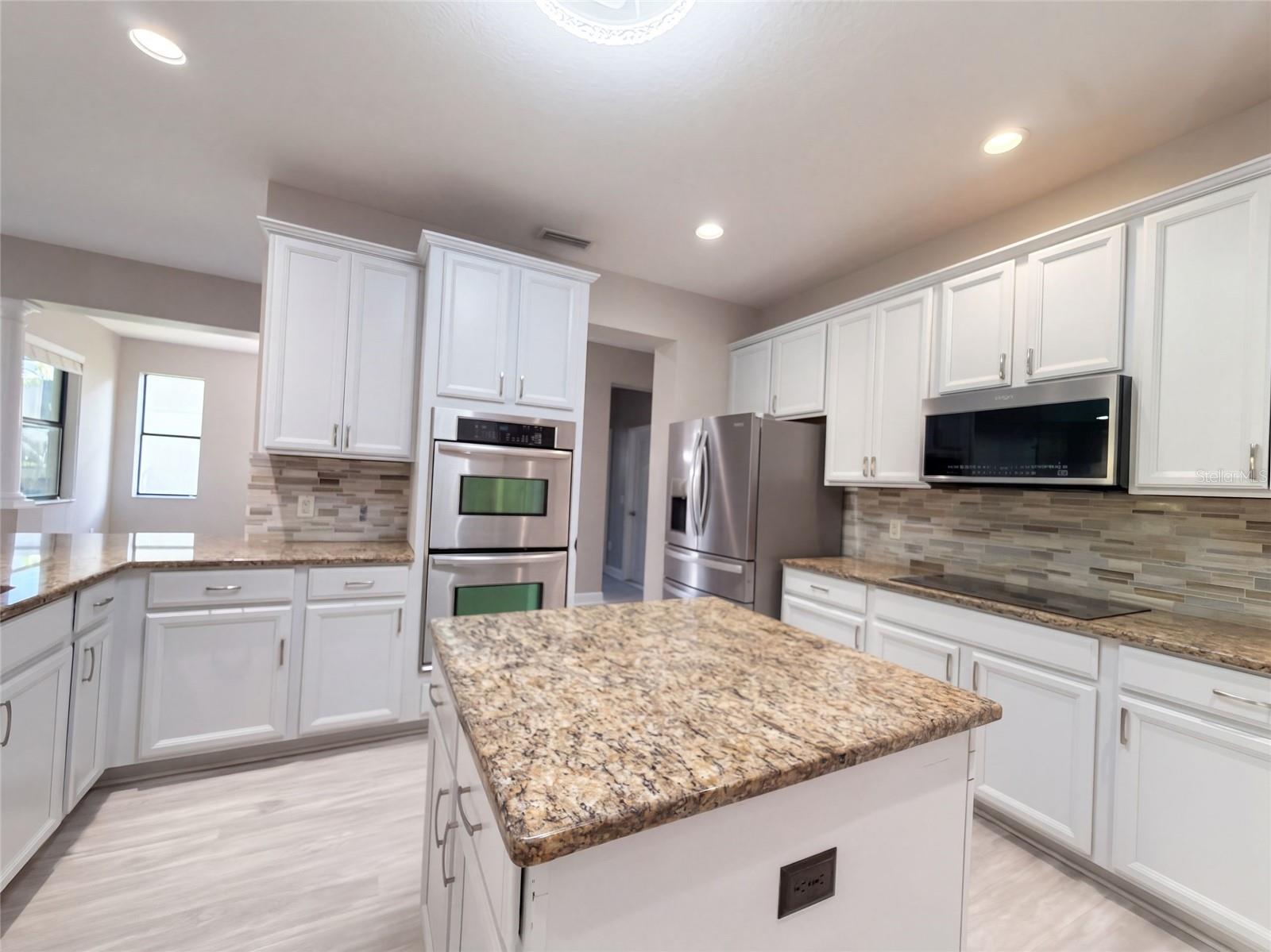 12424 BELCROFT DR — photo 2