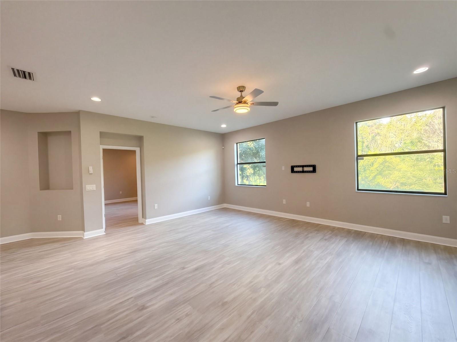 12424 BELCROFT DR — photo 3