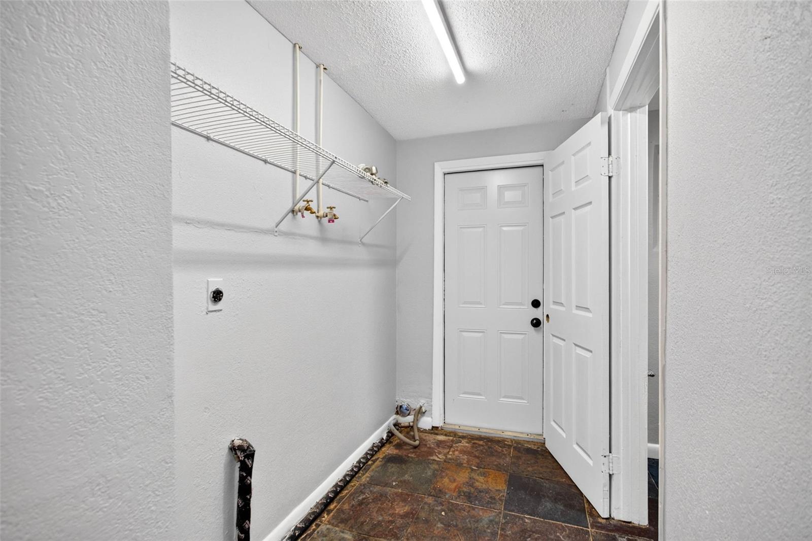6239 STONE RD — photo 23