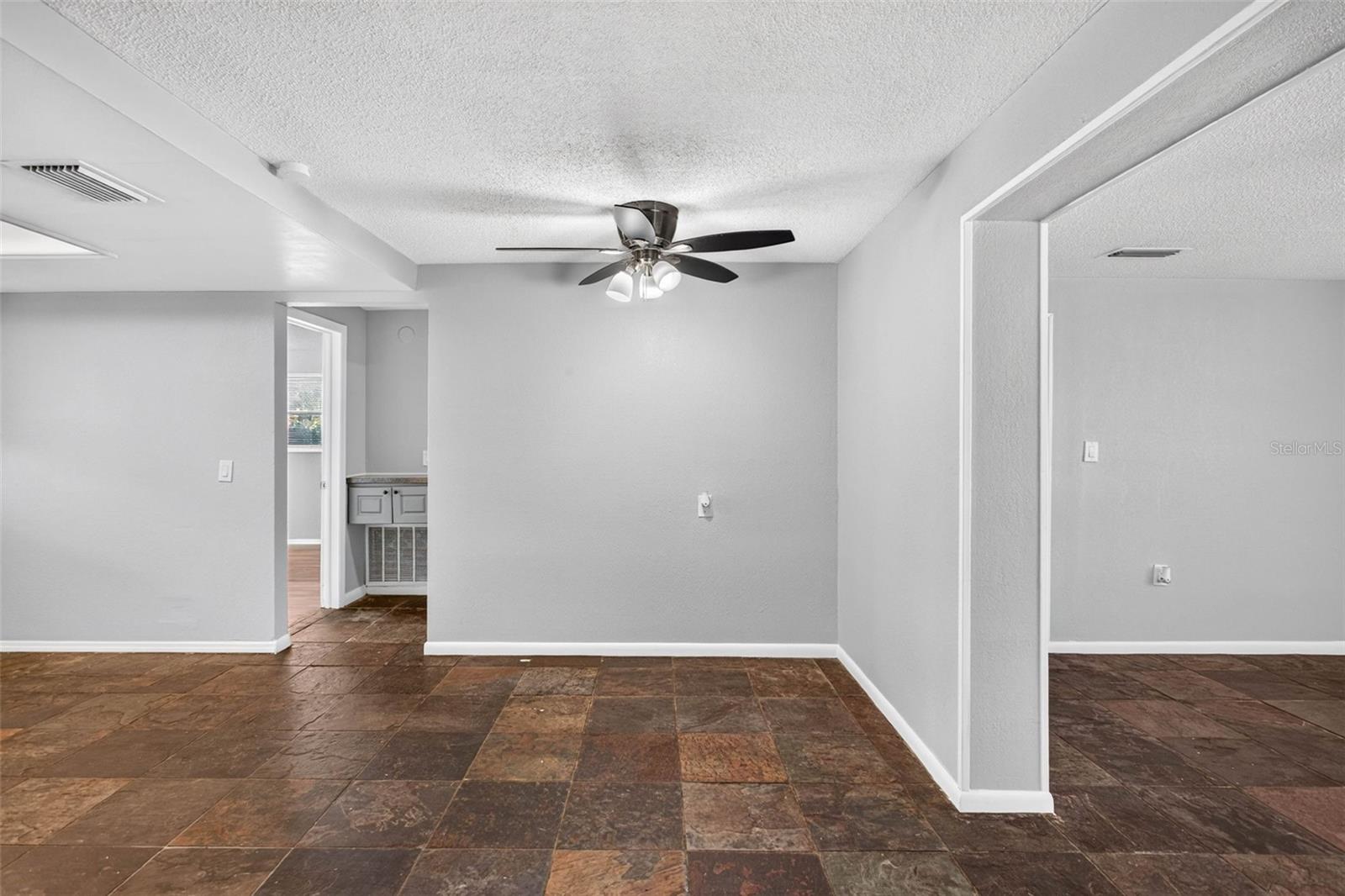 6239 STONE RD — photo 8