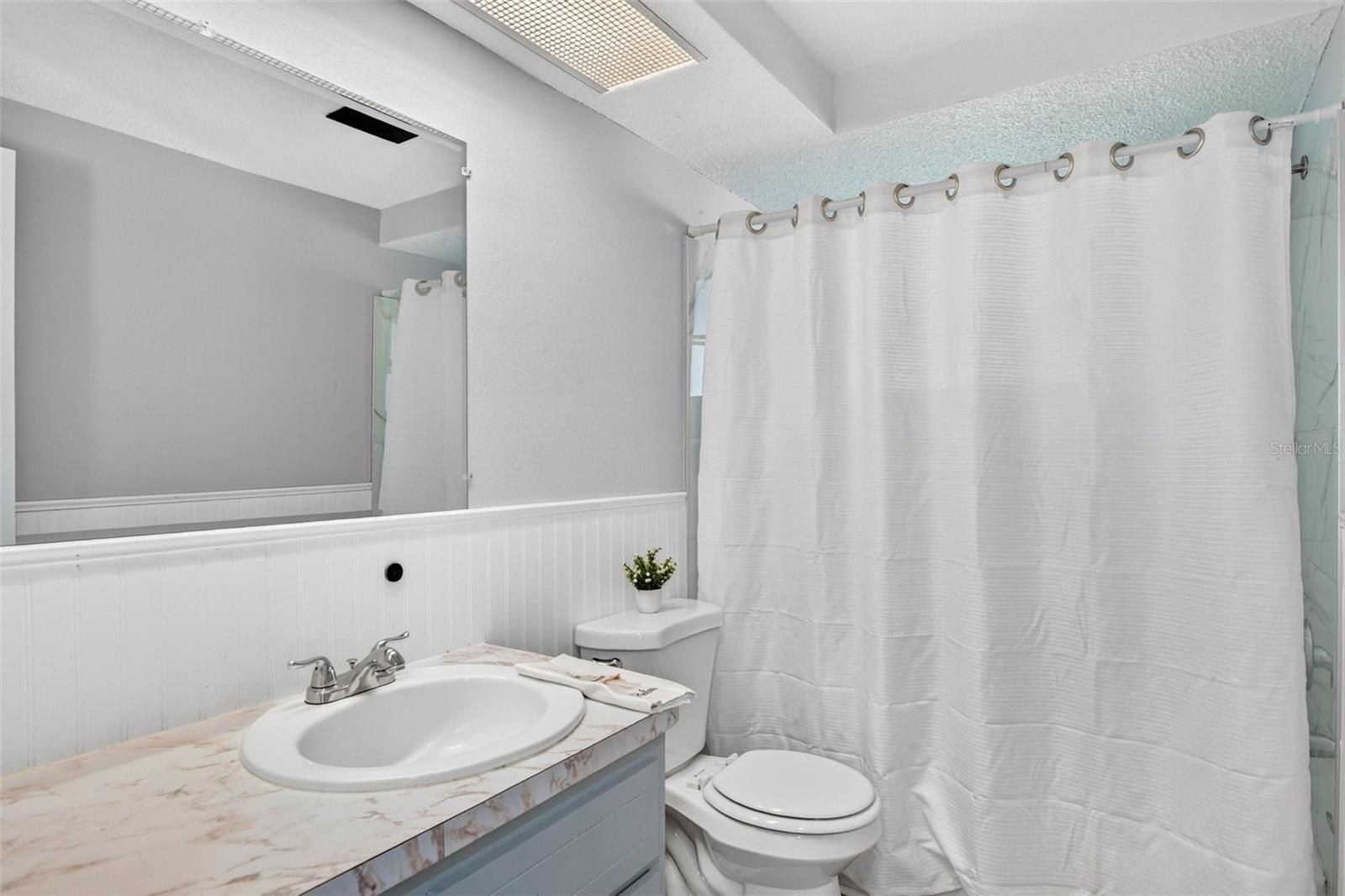 9005 COLLAGE LN — photo 20