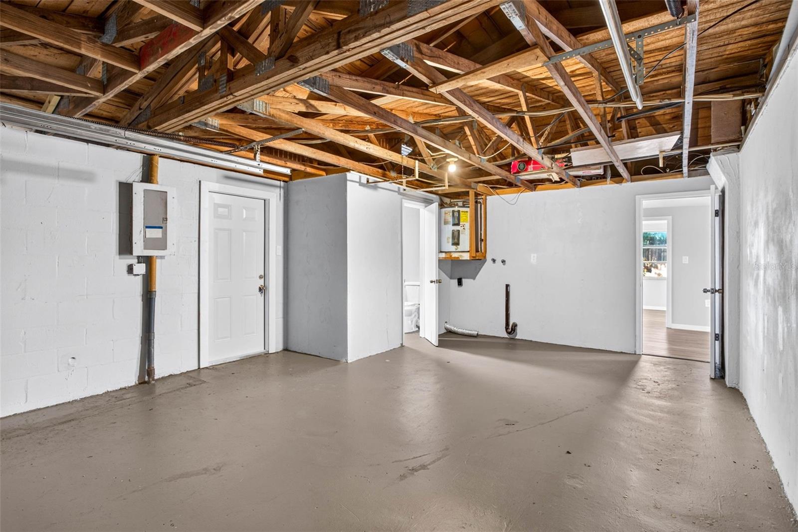 9005 COLLAGE LN — photo 22