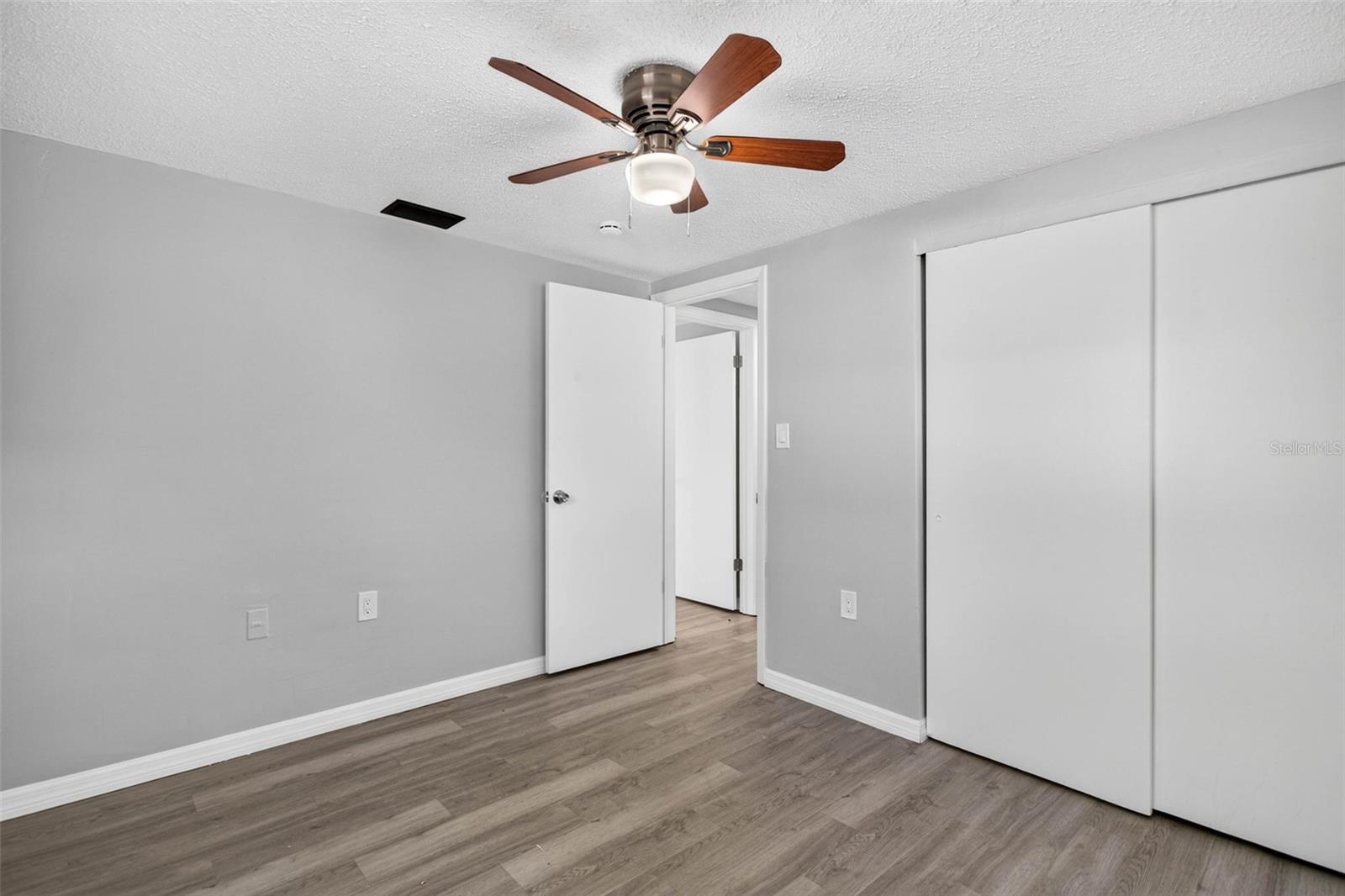 9005 COLLAGE LN — photo 17