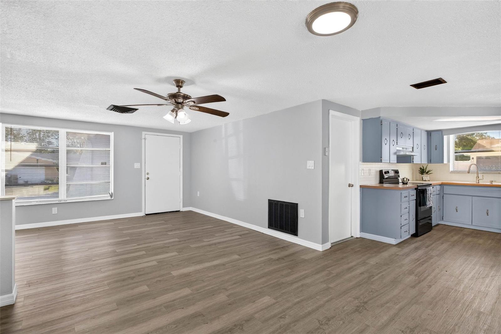 9005 COLLAGE LN — photo 10
