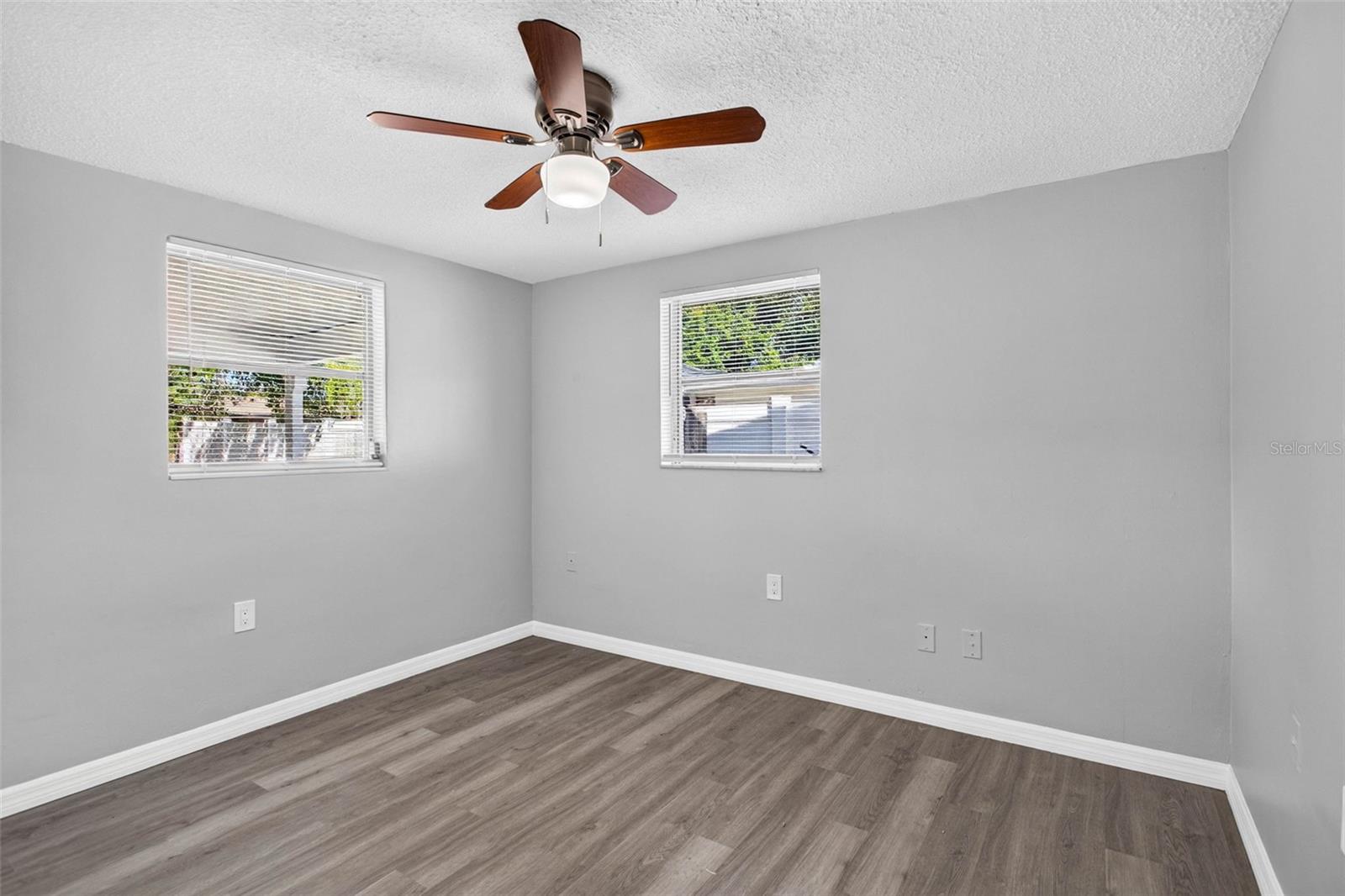 9005 COLLAGE LN — photo 16