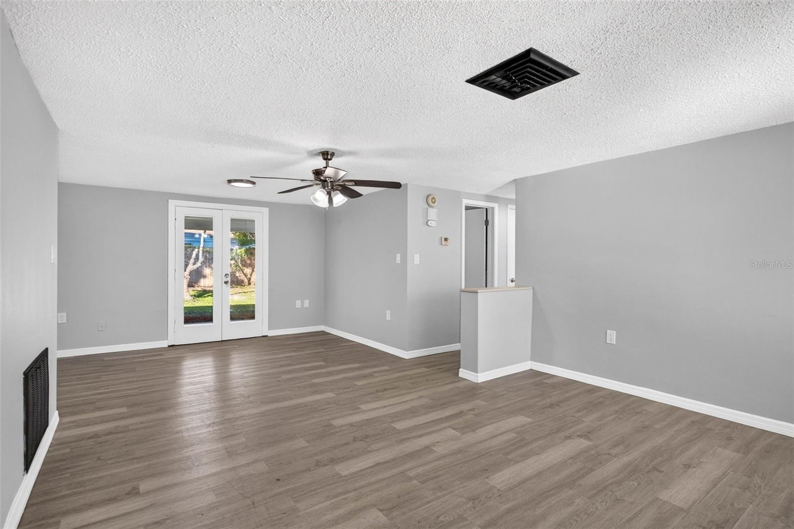 9005 COLLAGE LN — photo 4