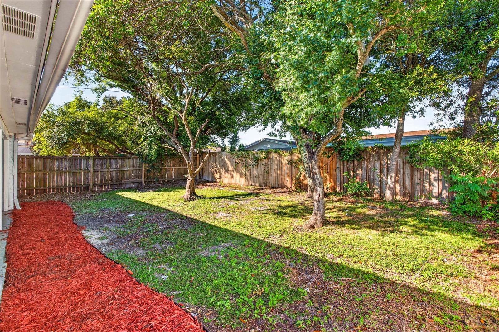 9005 COLLAGE LN — photo 29