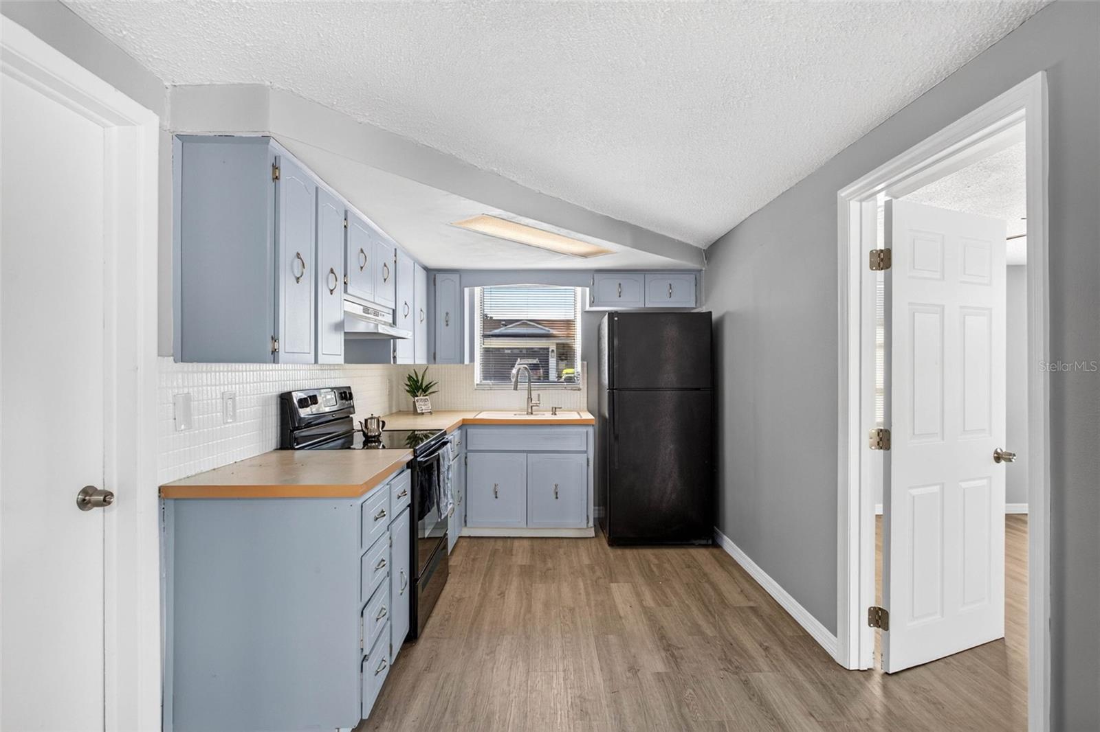 9005 COLLAGE LN — photo 11