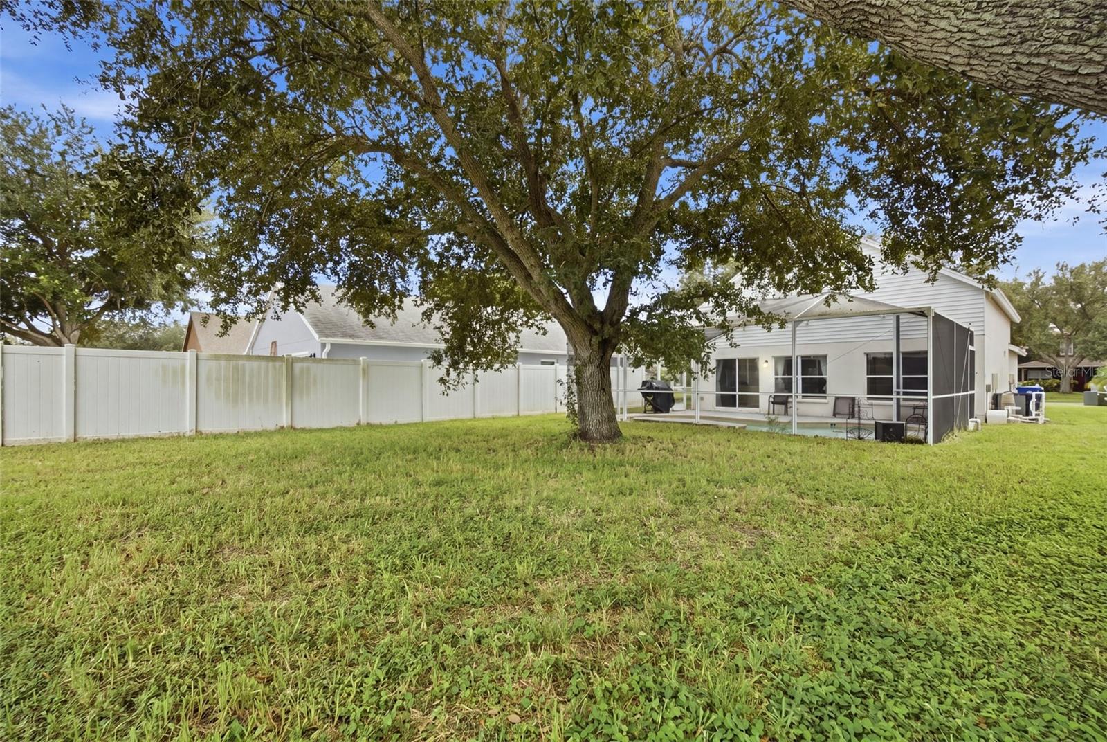 8713 PERSEA CT — photo 4